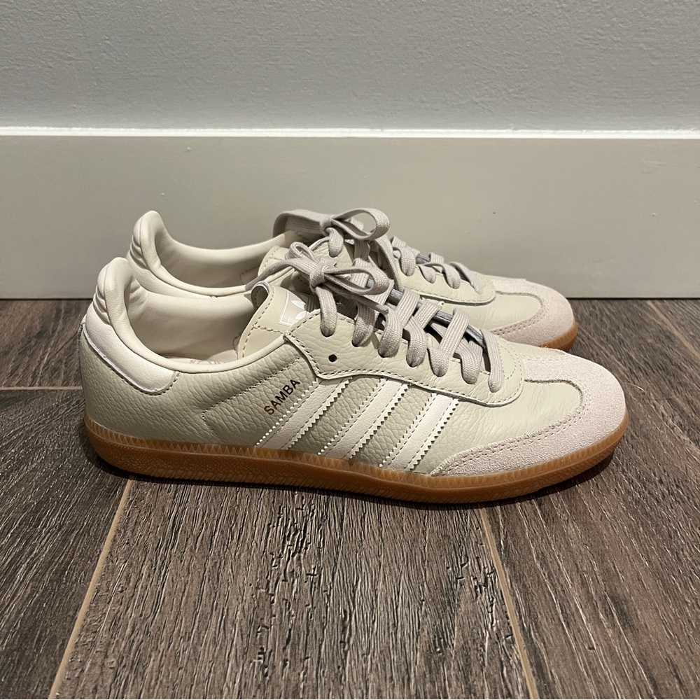 adidas Samba Women’s Sneakers in Off-White with Gum Sole